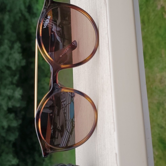 Round Vogue Tortoise Sunglasses - Picture 6 of 12
